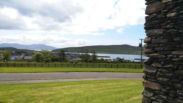 Дома для отпуска Dingle Courtyard Cottages 4 Bed Дингл-20