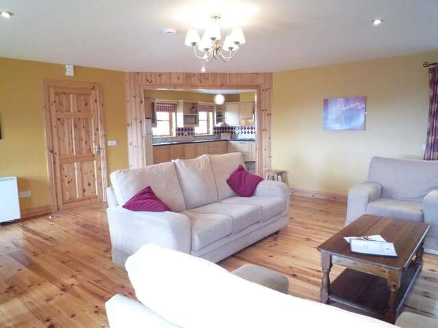 Дома для отпуска Dingle Courtyard Cottages 4 Bed Дингл-31