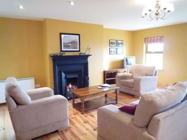 Дома для отпуска Dingle Courtyard Cottages 4 Bed Дингл-32